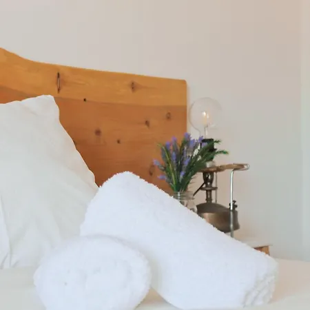 Sal Da Costa Lodging Panzió Casais de São Lourenço